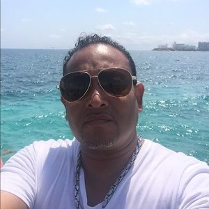 Meet your Posher, Abel